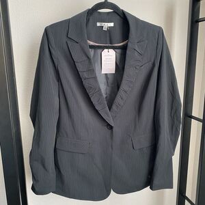 CAbi Womens One Button Black Pinstripe Blazer Jacket Size 6‎ Stretch Ruching